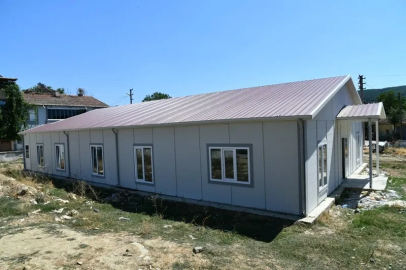 Köy okulu depreme karşı yenilendi
