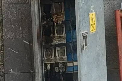 Elektrik trafosu patladı
