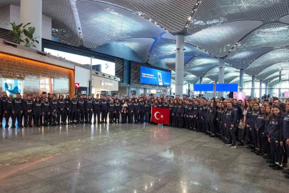 Bakan Bak: "Milli sporcularımız ülkemizin tanıtımında da önemli rol üstleniyor"
