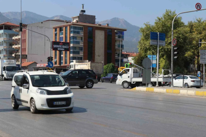 Kural tanımaz trafik magandaları kazaya davetiye çıkarıyor
