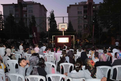 Karagöz’ün Salıncağı ilk gösteriminde çocuklar ve aileler buluştu
