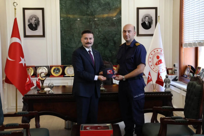 Sahil Güvenlik Batı Marmara Grup Komutanı Borucu’dan Kaymakam Acar’a ziyaret
