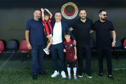 Baba Selami Alımcı ve minik Göktuğ’dan Gençlerbirliği’ne ziyaret
