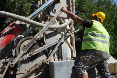Balıkesir’de kuyuya düşen koyunu itfaiye kurtardı
