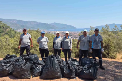 Marmaris’te seyir noktalarında temizlik çalışması
