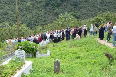 Giresun’da sele kapılarak hayatını kaybeden Mehmet Akkaya toprağa verildi
