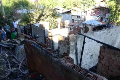 Piknik tüpleri bomba gibi patladı, iki gecekondu küle döndü
