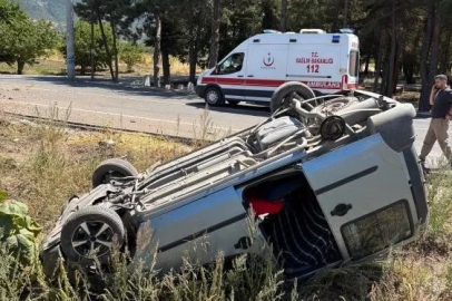 Bilecik’te seyir halinde kontrolden çıkan araç takla atarken, sürüsü yaralandı
