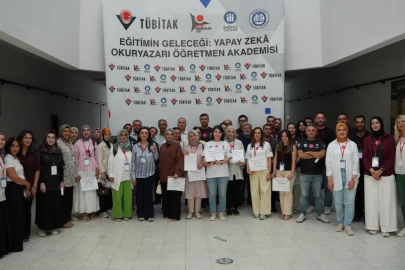 Yapay zeka okuryazarı öğretmen akademisi programı sona erdi
