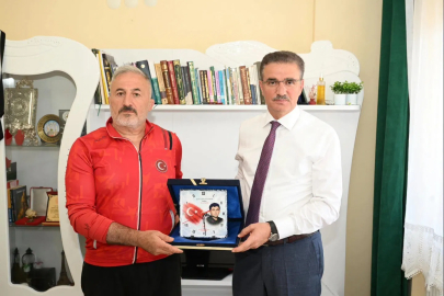 Erzurum Valisi Aydın Baruş’tan İspir’de anlamlı ziyaret: Şehit ailesi ve gaziye vefa
