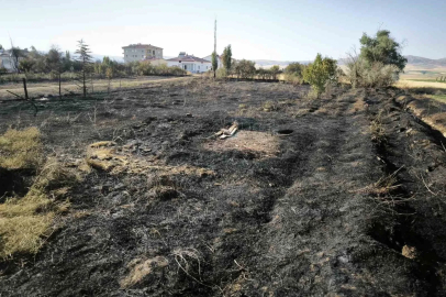 Altınyayla’da yangın paniği: Alevler evlere sıçramadan söndürüldü
