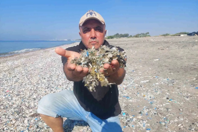 Tarsus-Kazanlı sahilinde plastik kirliliği
