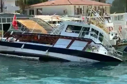 Akyaka’da tur teknesi su alarak yan yattı
