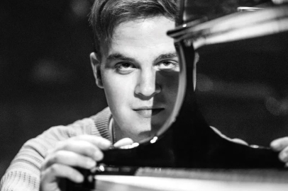 Alman piyanist LEVI.SCT, Türkiye’deki ilk konserini 28 Kasım’da verecek
