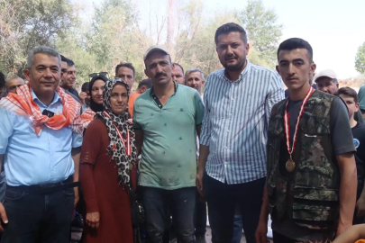 8 asırlık geleneğin şampiyon ödülünü hasta çocuğa bağışladı
