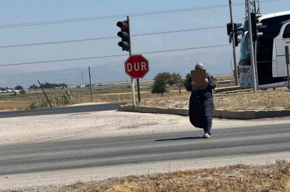 Trafik ışıklarındaki dilenciler, zabıtayla karşılaşınca arkalarına bakmadan kaçtılar
