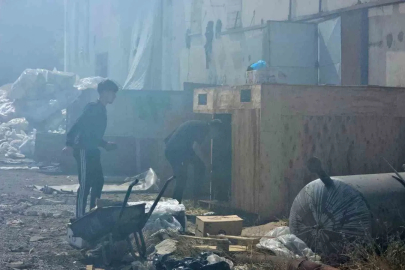 Atık madde yangınında güvercinleri korudular
