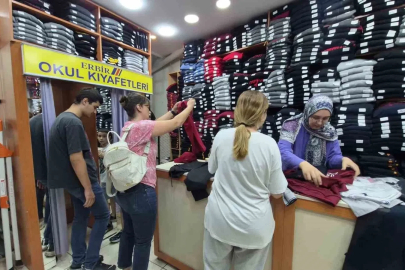 Okul kıyafetlerinde hareketlilik başladı: En uygun set 2 bin liradan başlıyor
