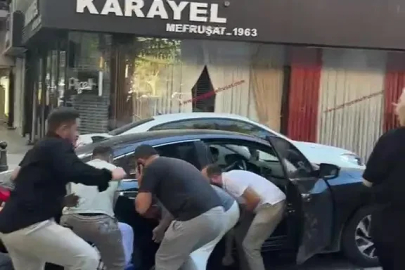 İzmit’te otomobilin çarptığı çocuk aracın altında kaldı

