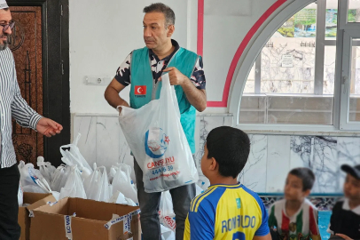 Cansuyu Derneği Cizre’deki Kur’an kursu öğrencilerinin yüzlerini güldürdü
