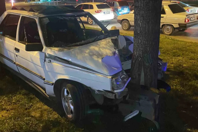 Karaman’da otomobil ağaca çarptı: 1 yaralı
