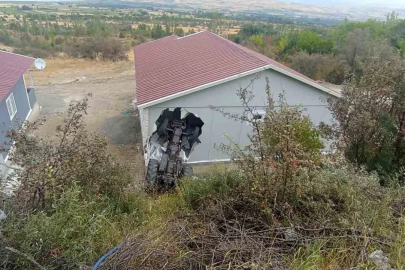 Sivas’ta traktör evin duvarını yıktı: 8 yaşındaki çocuk yaralandı
