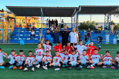 Körfez Gençlerbirliği U12 takımı minikler turnuvasında namağlup şampiyon oldu
