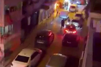 İzmir’deki silahlı kavgada ağır yaralanan kişi hayatını kaybetti
