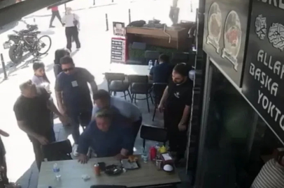 Nefes borusuna ekmek parçası kaçan kadını, polis Heimlich manevrasıyla kurtardı
