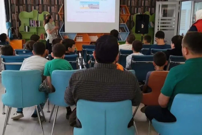 Gençlere dijital dünyanın riskleri anlatıldı

