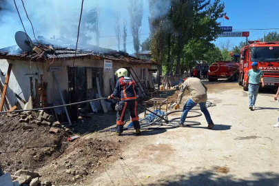 Çorum’da alevlere teslim olan mermer atölyesi kullanılamaz hale geldi
