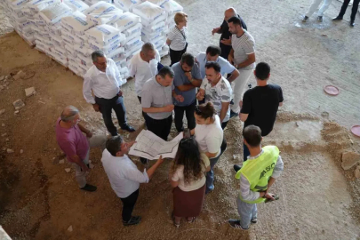 Rektör Kırışık, yapımı süren spor salonunda incelemelerde bulundu
