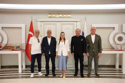 Büşra Özdemir, Alanyaspor yönetimini ağırladı
