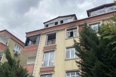 Sultangazi’de çocuk odasında başlayan yangın tüm daireyi sardı: Bina tedbir amaçlı boşaltıldı
