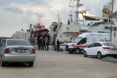Karadeniz’de su alan gemi batma tehlikesi geçirdi, 13 mürettebat tahliye edildi
