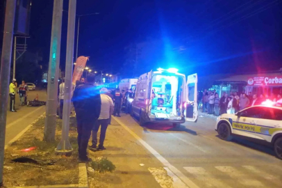 Otomobille çarpışan motosikletteki 2 kişi yaralandı
