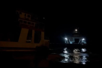 Fırtına feribotu sürükledi: Yolcular başka feribota tahliye edildi
