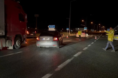Heyelandan kapanan Erzincan-Sivas kara yolu yeniden ulaşıma açıldı
