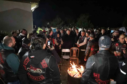 Vali Işın, Dumlupınar’daki Zafer Kampı’nda gençlerle buluştu
