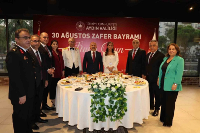 Aydın’da Zafer Bayramı resepsiyonu gerçekleştirildi
