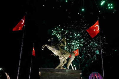 Niğde’de 30 Ağustos’un 104. yılında fener alayı
