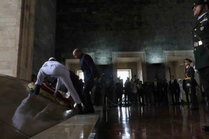 Cumhurbaşkanı Erdoğan başkanlığındaki devlet erkanı, Anıtkabir’i ziyaret etti
