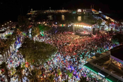 Bodrum’da binlerce kişi 30 Ağustos Zafer Bayramı’nı kutladı
