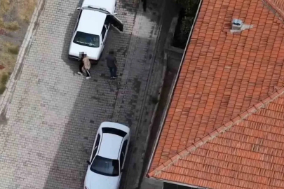 Ehliyeti yoktu, denetimden kaçtı: Yolcuyla yer değiştirirken görüntülendi
