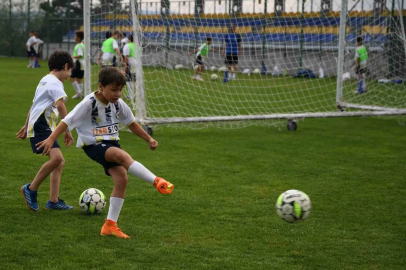 Kastamonu’da 120 çocuk yaz tatilini futbol okulunda değerlendirdi
