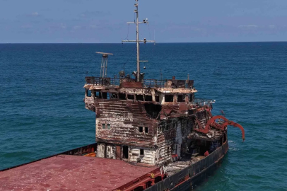 Rusya’da saldırıya uğrayan kargo gemisi Şile’de karaya oturdu
