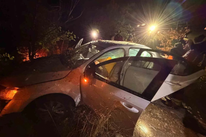 Refüje uçan otomobildeki 3 kişi yaralandı
