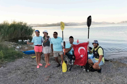 Köyceğiz Gölü’nde 30 Ağustos ve Dünya Barış Günü’nde ‘İki Devlet Bir Can’ mesajı
