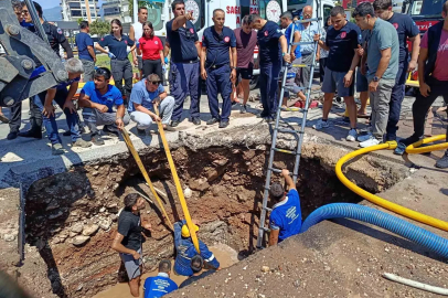 Göçükte mahsur kalan işçi için zamanla yarış
