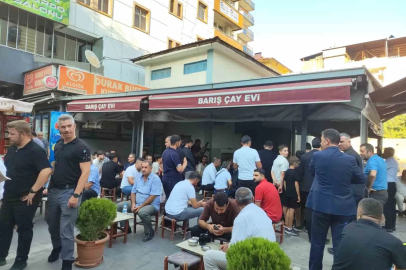 Bakan Tekin, Batman’da çayevinde vatandaşlarla bir araya geldi
